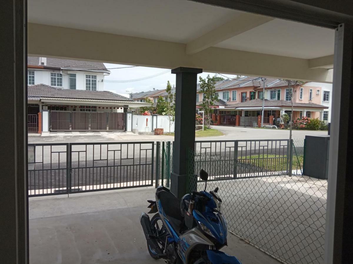 Ammaira Homestay@Alor Gajah Simpang Empat (Melaka) Exterior photo